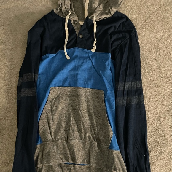 American Eagle Light Hoodie - Picture 2 of 3